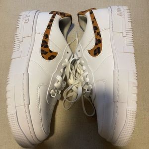 Nike Wmns Air Force 1 Pixel SE 'Leopard Print' CV8481-100